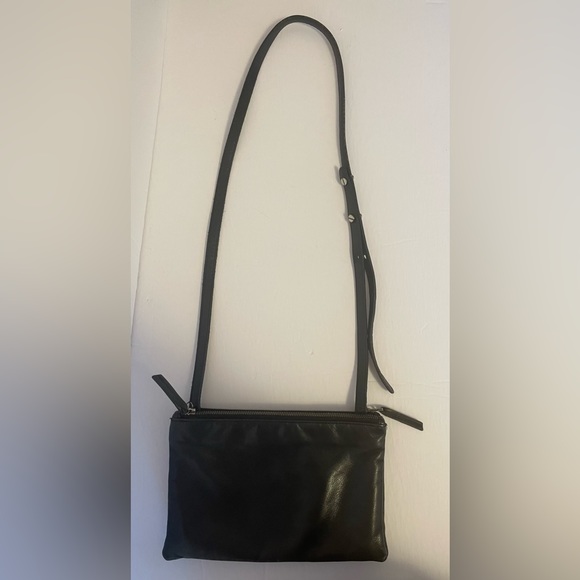 Velvet by Graham and Spencer Evelyn Black Crossbody Leather Bag - Picture 3 of 5